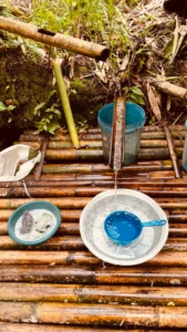 sistema de canalizacion de agua con cañas de bambu