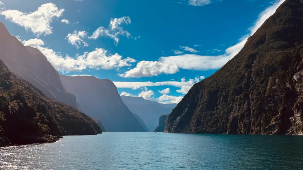 fiordos en Milford Sound en la isla sur de Nueva Zelanda